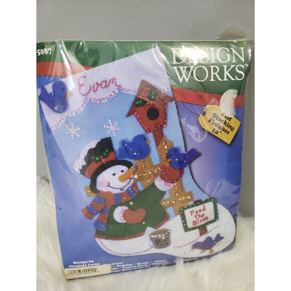 NEW Felt Embroidery Feed the Birds Snowman‎ Christmas Felt Stocking Sequin Kit - Picture 1 of 5